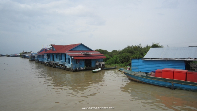 Floating village in Tonle sap in Siemreap of Cambodia
